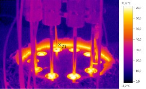 Teploty na laboratorním přístroji - vizualizace termokamerou