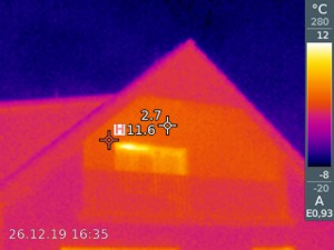 Rodinný dům, chybí zateplení fasády, velké ztráty tepla